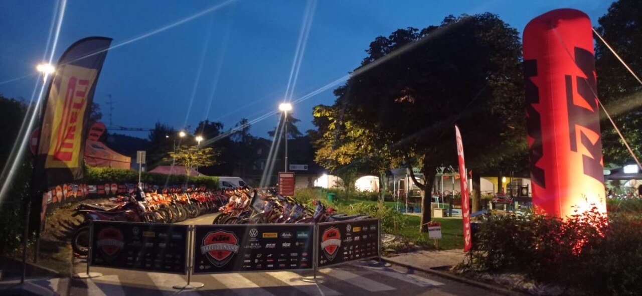 Il Trofeo Enduro KTM colpito da una bomba... d'acqua!